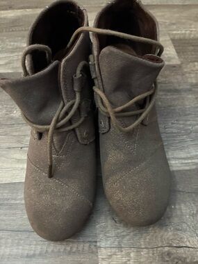 Toms Brown Suede Lace-Up Ankle Booties